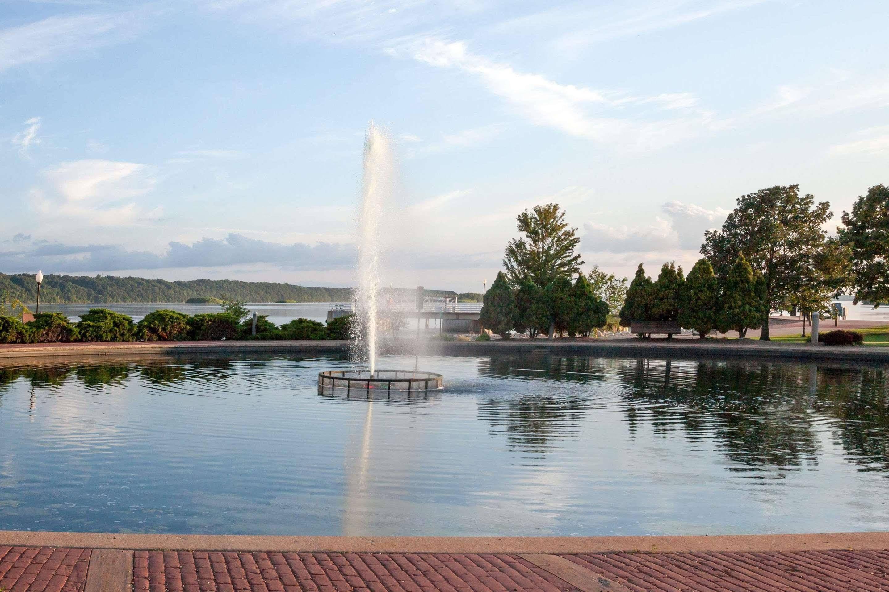 Super 8 By Wyndham Fort Madison Bagian luar foto