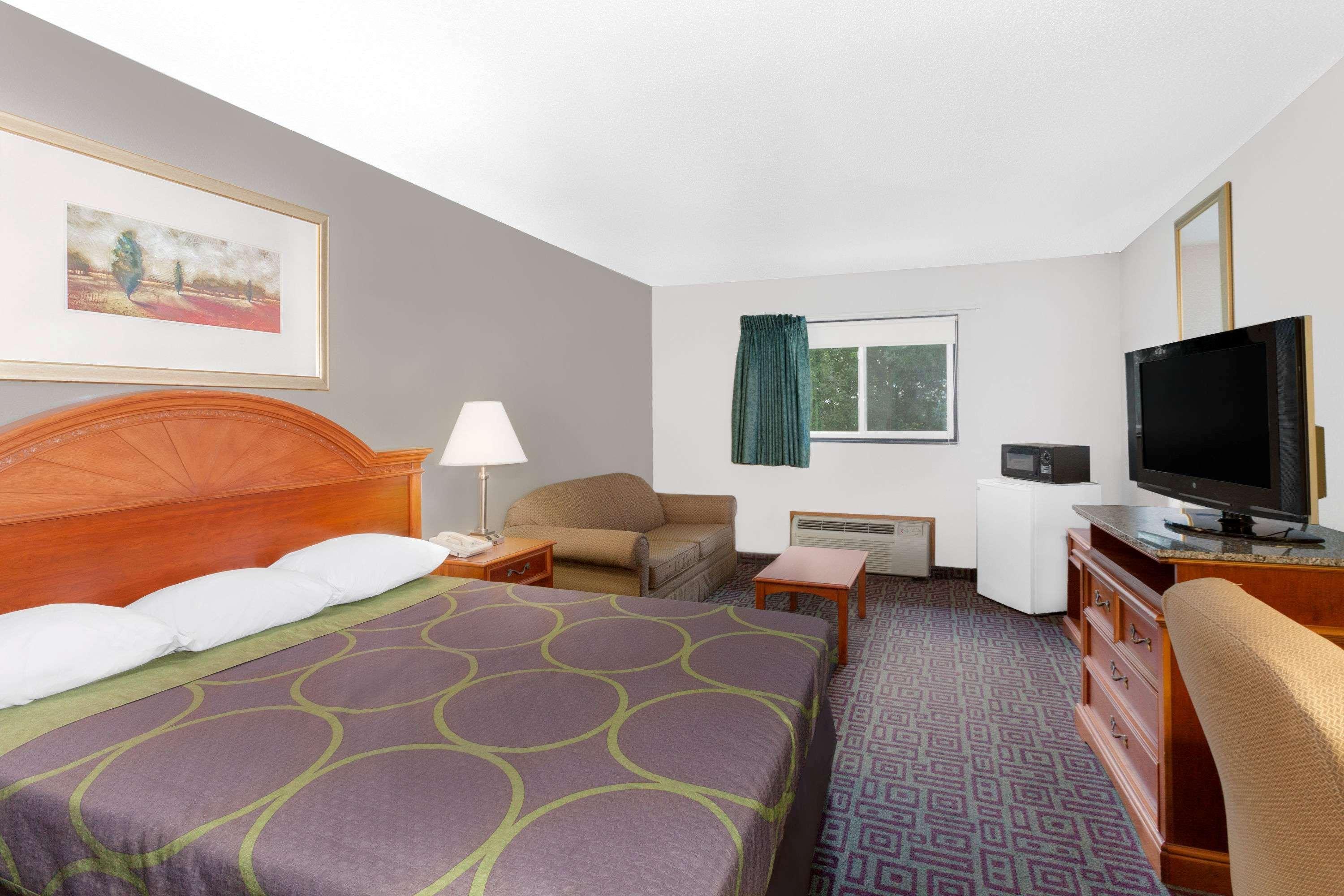 Super 8 By Wyndham Fort Madison Bagian luar foto