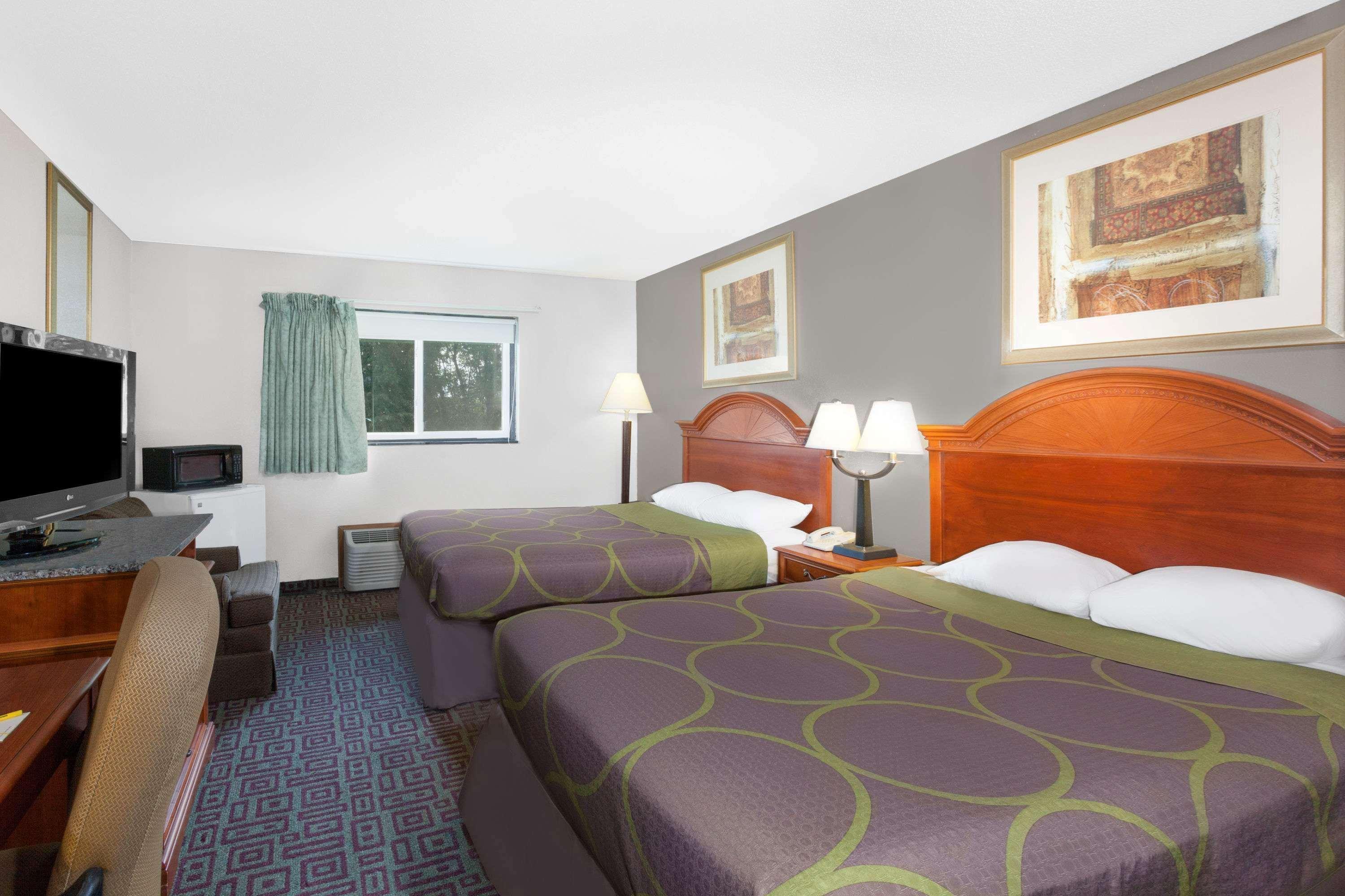 Super 8 By Wyndham Fort Madison Bagian luar foto