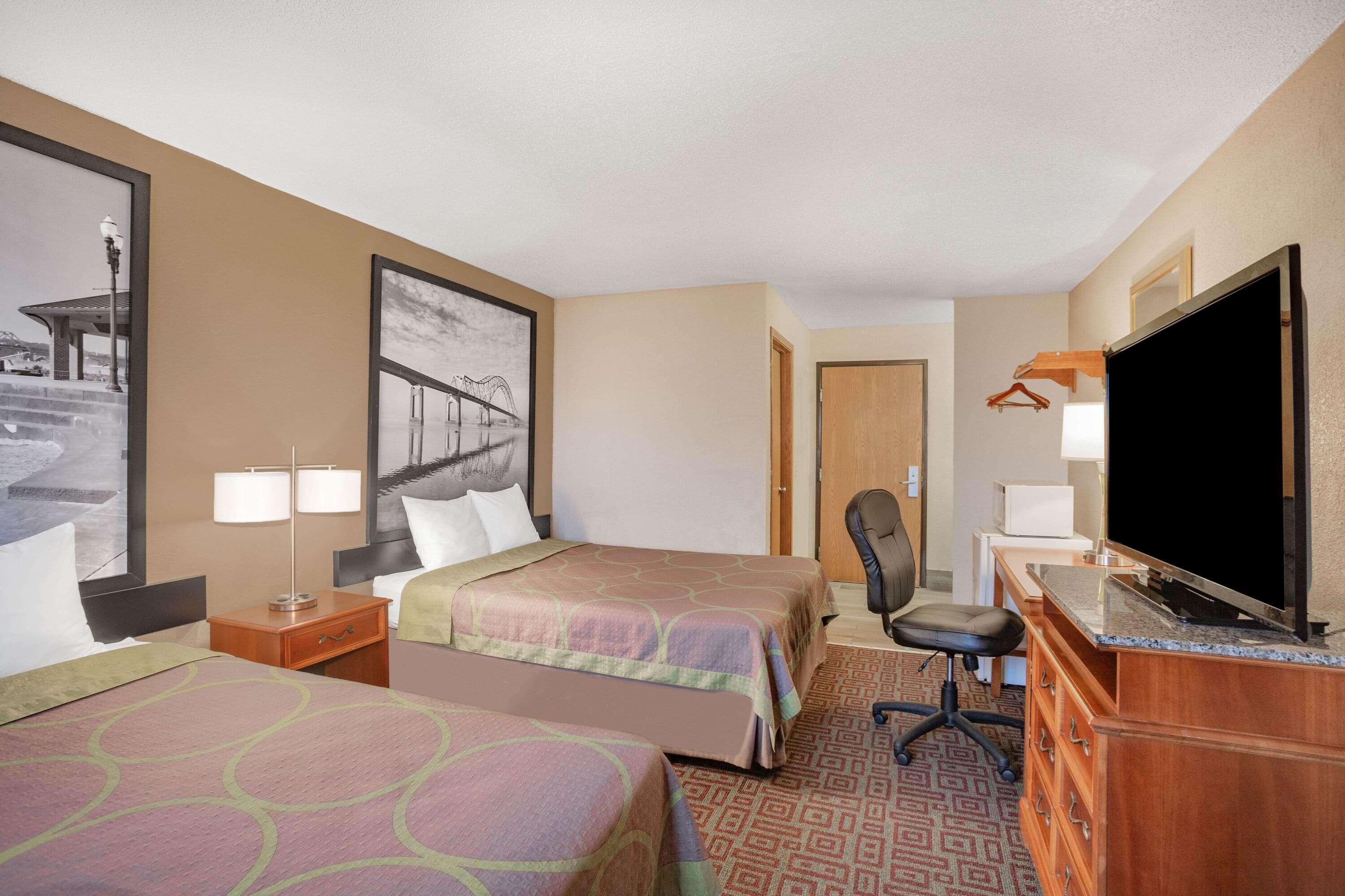 Super 8 By Wyndham Fort Madison Bagian luar foto