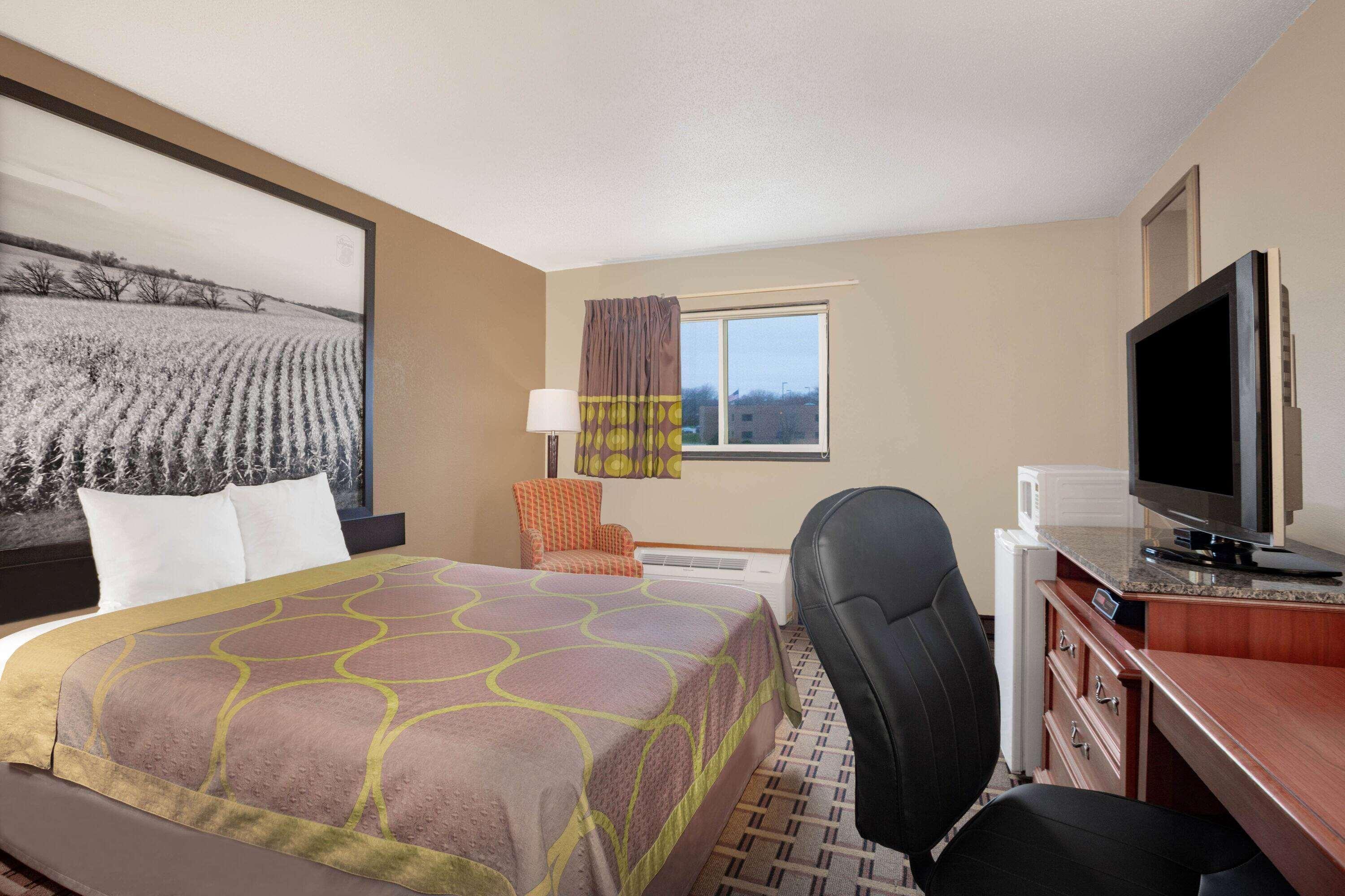 Super 8 By Wyndham Fort Madison Bagian luar foto