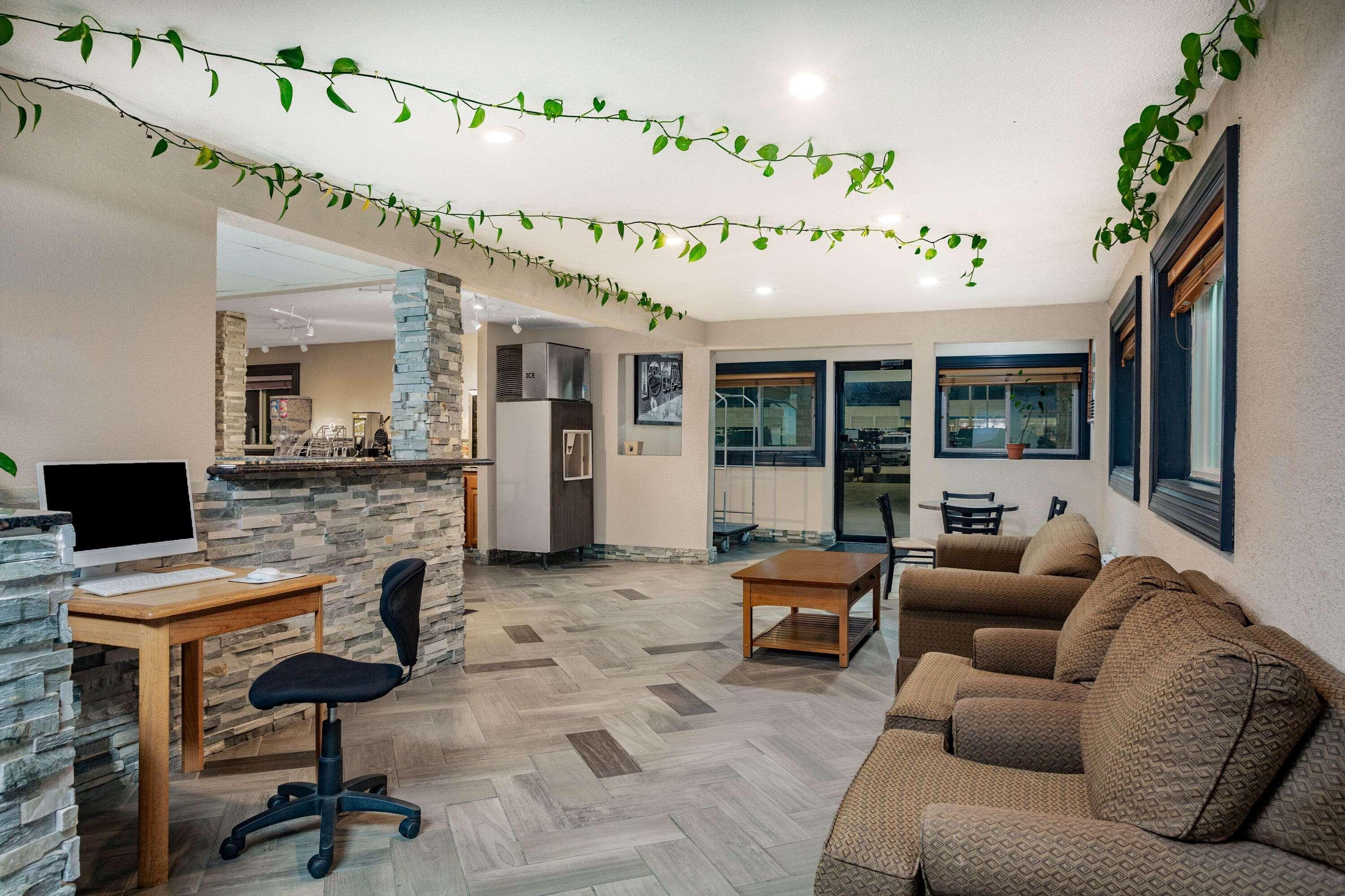 Super 8 By Wyndham Fort Madison Bagian luar foto